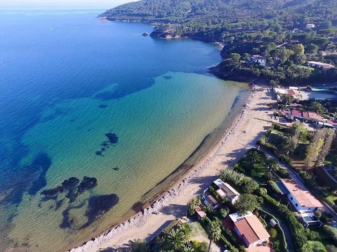 Casina Mare Sulla Spiaggia Capoliveri  Holiday home